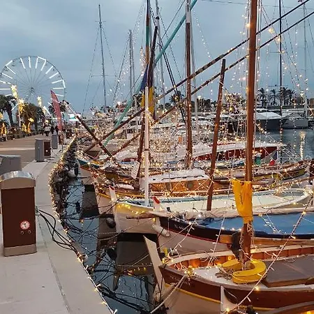 Couleurs Des Iles , Frejus-plage Frejus