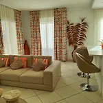 Апартаменты Couleurs Des Iles , Frejus-plage *
